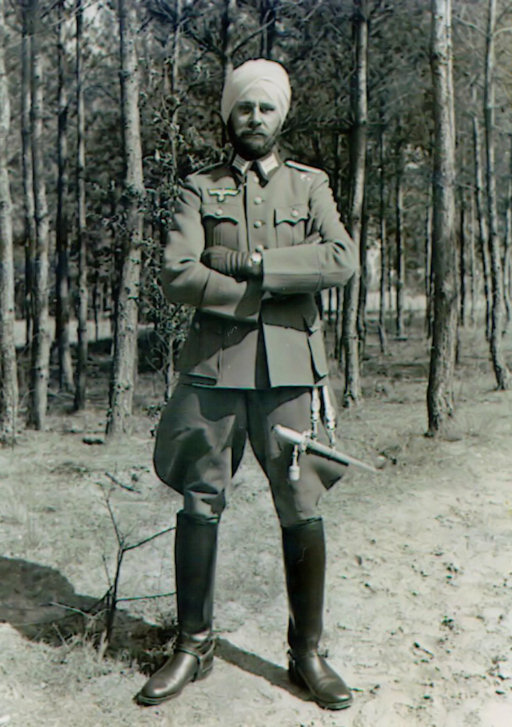 Newly promoted Leutnant Sant Singh in his immaculate new uniform, complete with dress dagger, 1943. (Peter Krappe Collection)